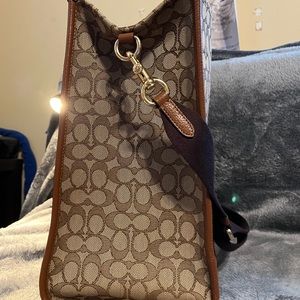 NWOT COACH C5793DEMPSEY TOTE SIGJAC W STRIPE & PATCH BAG/PURSE/CROSS BODY